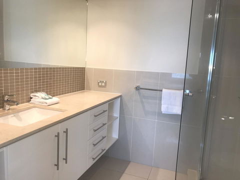 Proximity Waterfront Apartments - Mackay Tourism 11