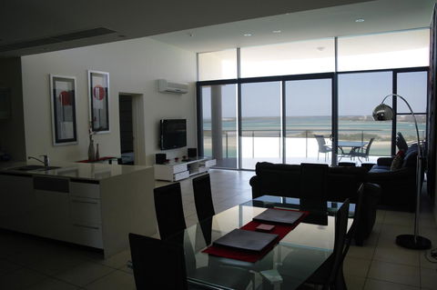 Monaco Caloundra - Mackay Tourism 43