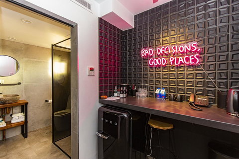 The Pink Hotel Coolangatta - Mackay Tourism 15
