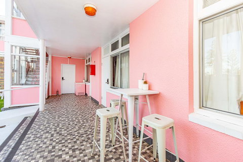 The Pink Hotel Coolangatta - Mackay Tourism 3