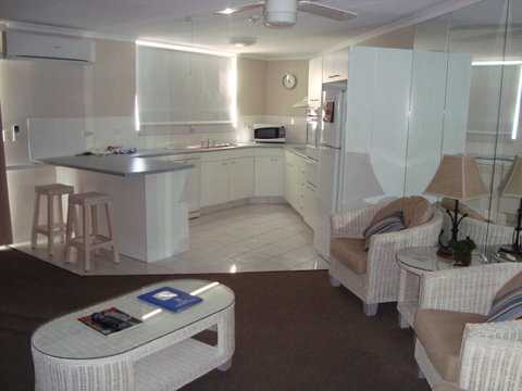 Grosvenor Beachfront Apartments Surfers Paradise - Mackay Tourism 14