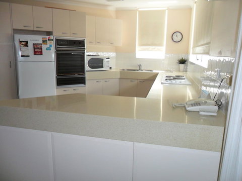 Grosvenor Beachfront Apartments Surfers Paradise - Mackay Tourism 15