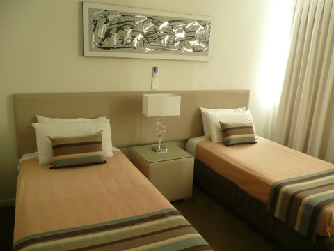 Grosvenor Beachfront Apartments Surfers Paradise - Mackay Tourism 20