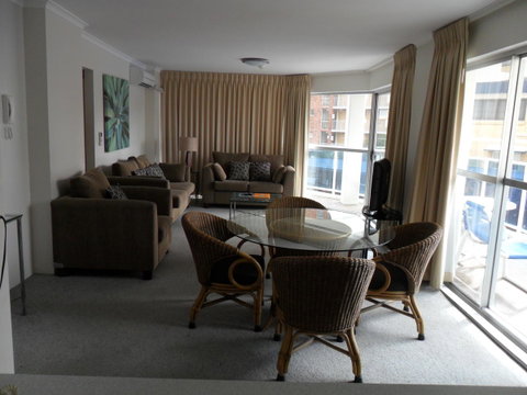 Grosvenor Beachfront Apartments Surfers Paradise - Mackay Tourism 23