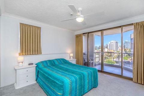 Columbia Beachfront Apartments On Rainbow Bay - Mackay Tourism 17