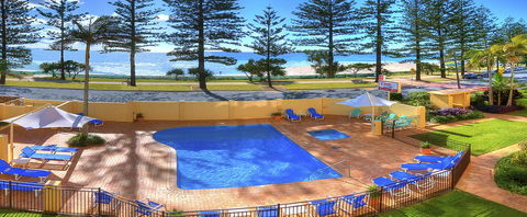 Columbia Beachfront Apartments On Rainbow Bay - Mackay Tourism 2