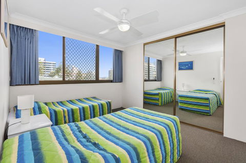 Columbia Beachfront Apartments On Rainbow Bay - Mackay Tourism 32