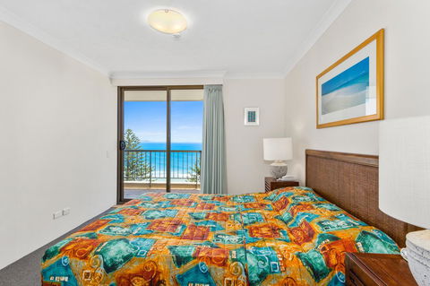 Columbia Beachfront Apartments On Rainbow Bay - Mackay Tourism 33