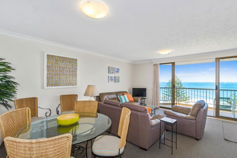 Columbia Beachfront Apartments On Rainbow Bay - Mackay Tourism 29