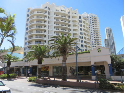 APR Private SUITES MOROC By The Beach - Mackay Tourism 9