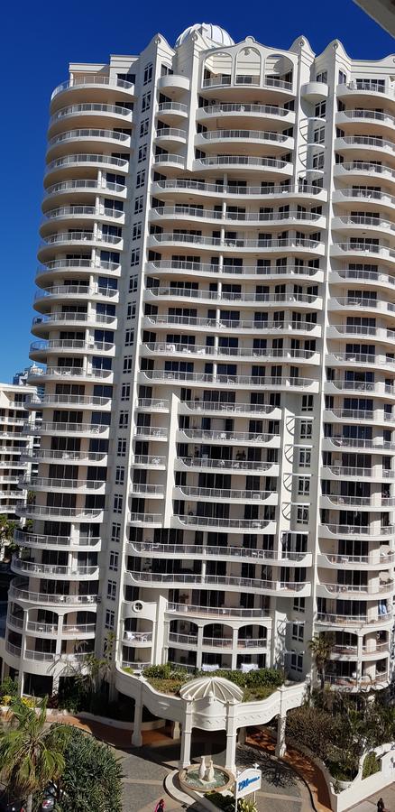 APR Private SUITES MOROC By The Beach - Mackay Tourism 8