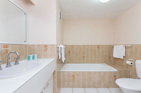 Capricornia Apartments - Mackay Tourism 10