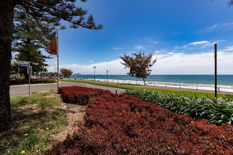 Sunset Retreat Mooloolaba - Mackay Tourism 44