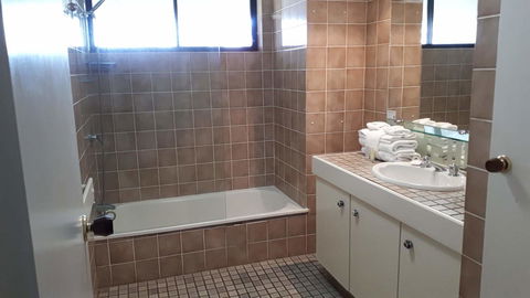 De Ville Apartments - Mackay Tourism 9