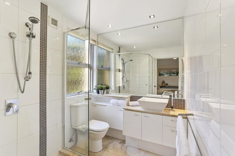 Noosa De Villa - Mackay Tourism 6