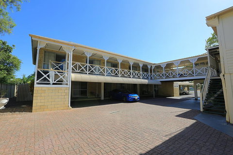Alexandra Park Motor Inn - Mackay Tourism 21