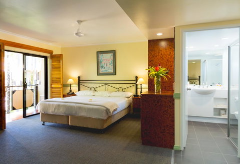 Palm Royale Cairns - Mackay Tourism 25