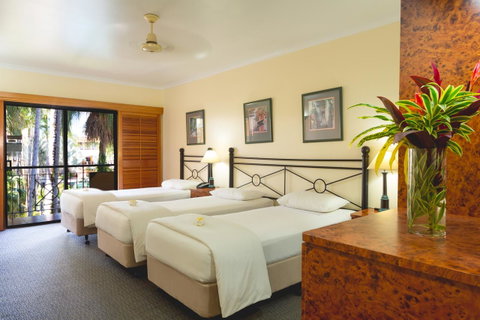Palm Royale Cairns - Mackay Tourism 24