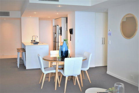 Gold Coast Private Apartments - H Residences, Surfers Paradise - Mackay Tourism 12