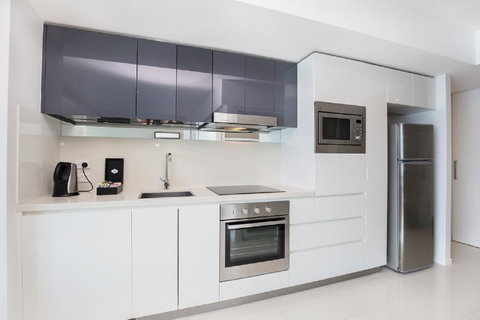 Gold Coast Private Apartments - H Residences, Surfers Paradise - Mackay Tourism 24