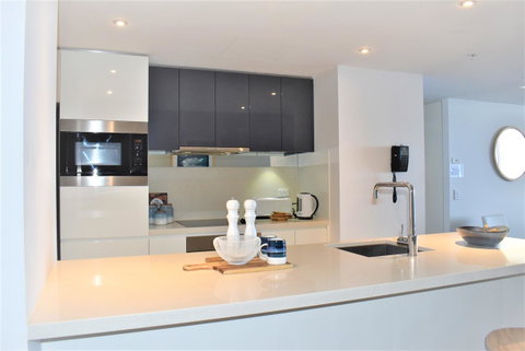 Gold Coast Private Apartments - H Residences, Surfers Paradise - Mackay Tourism 7