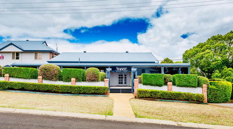 Ambassador On Ruthven - Mackay Tourism 33