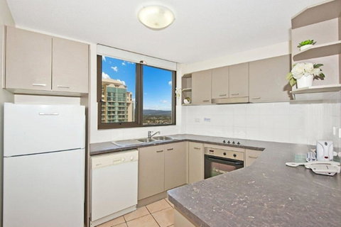 Surfers International Apartments - Mackay Tourism 40