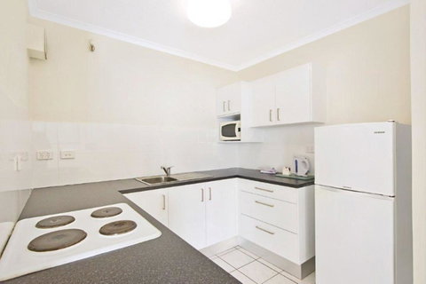Surfers International Apartments - Mackay Tourism 32