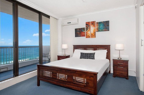 Surfers International Apartments - Mackay Tourism 23