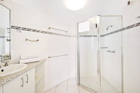 Surfers International Apartments - Mackay Tourism 18