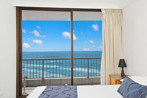 Surfers International Apartments - Mackay Tourism 26