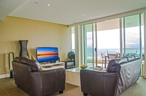 Kirra Surf Apartments - Mackay Tourism 32