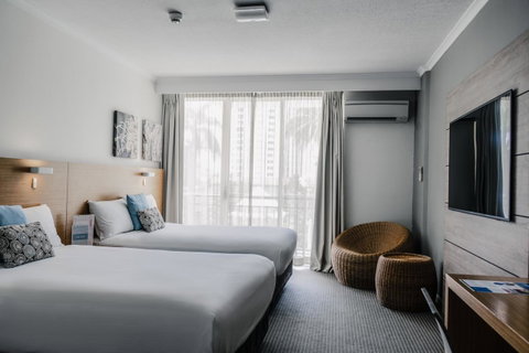 Novotel Cairns Oasis Resort - Mackay Tourism 3