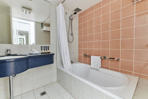 Novotel Cairns Oasis Resort - Mackay Tourism 2