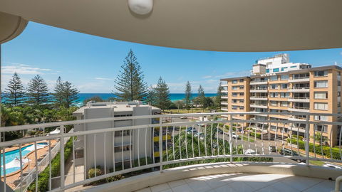 2nd Avenue Beachside Apartments - Mackay Tourism 11