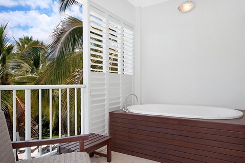 5231 BEACH CLUB PENTHOUSE - Mackay Tourism 5
