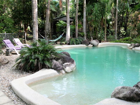 Boutique Bungalows - Mackay Tourism 10
