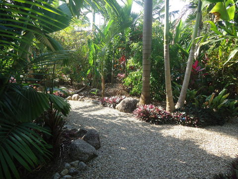 Boutique Bungalows - Mackay Tourism 21