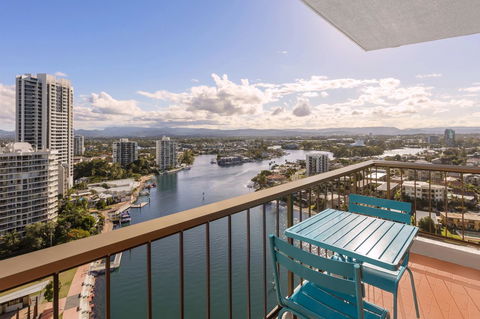 Vibe Hotel Gold Coast - Mackay Tourism 5