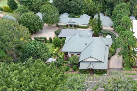 Allumbah Pocket Cottages - Mackay Tourism 1