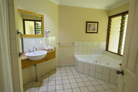 Allumbah Pocket Cottages - Mackay Tourism 35