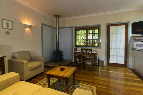 Allumbah Pocket Cottages - Mackay Tourism 30