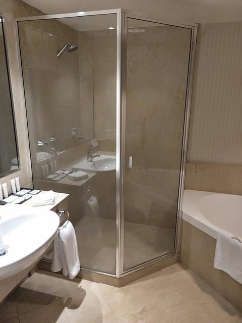 Crowne Plaza Surfers Paradise, An IHG Hotel - Mackay Tourism 1