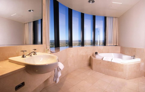 Crowne Plaza Surfers Paradise, An IHG Hotel - Mackay Tourism 19