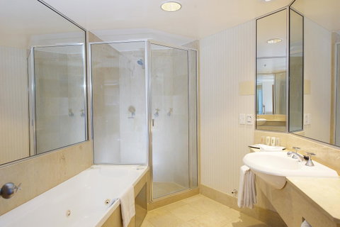 Crowne Plaza Surfers Paradise, An IHG Hotel - Mackay Tourism 6