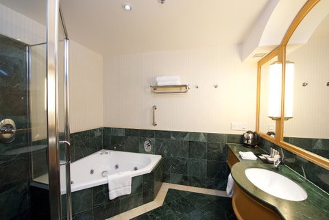 Crowne Plaza Surfers Paradise, An IHG Hotel - Mackay Tourism 38