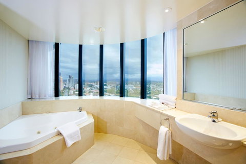 Crowne Plaza Surfers Paradise, An IHG Hotel - Mackay Tourism 41
