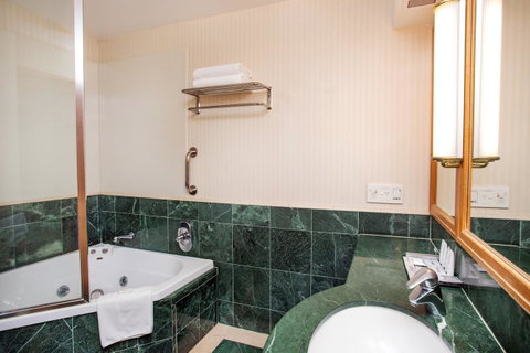 Crowne Plaza Surfers Paradise, An IHG Hotel - Mackay Tourism 23
