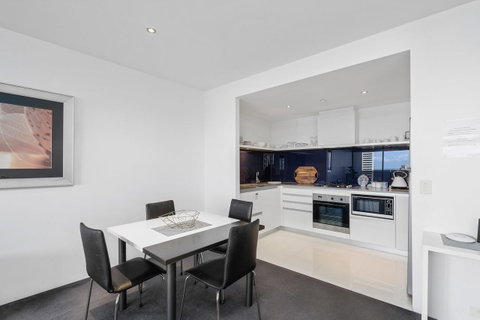 Circle On Cavill, Apartments And Sub Penthouses - We Accommodate - Mackay Tourism 5