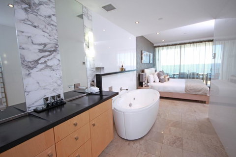 Oceans Mooloolaba - Mackay Tourism 10